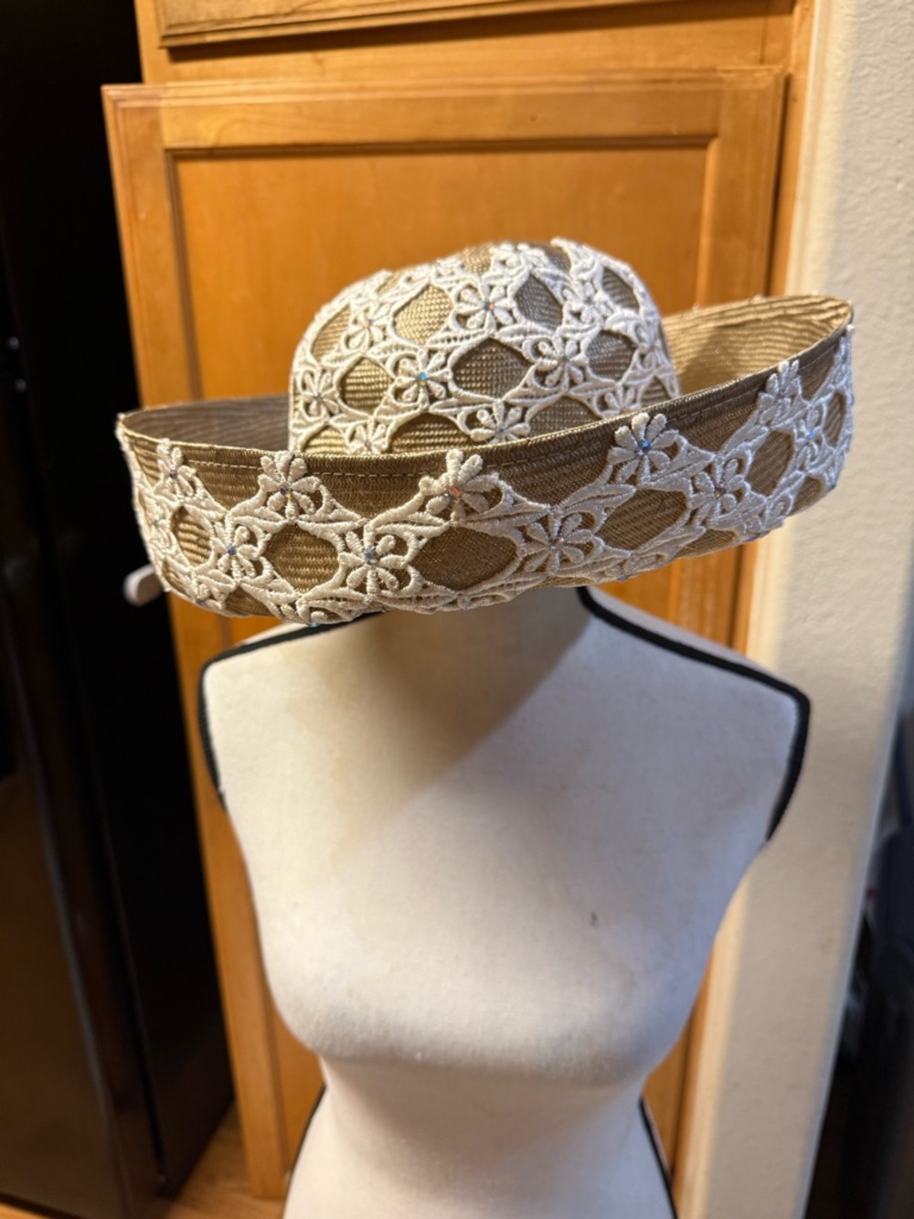 Jack mcconnell boutique white lace rhinestone beige straw hat